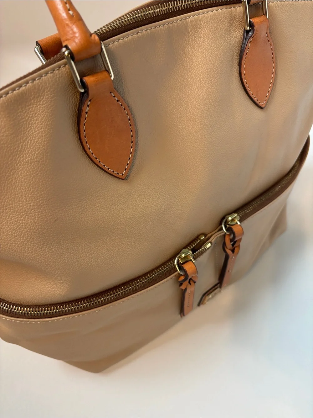 Dooney & Bourke classic dooney